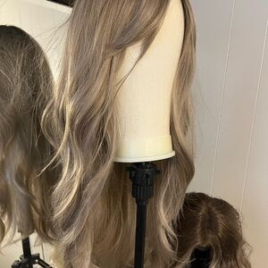 Elegant Blonde Wavy Hair Wigx2